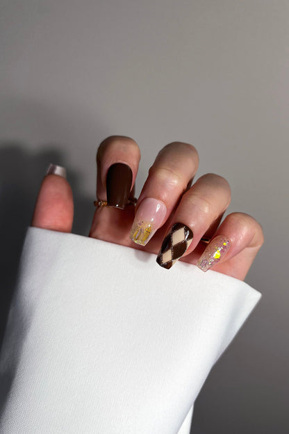 Bonmuz - Preppy Aesthetic | Pro Handmade Gel Nails
